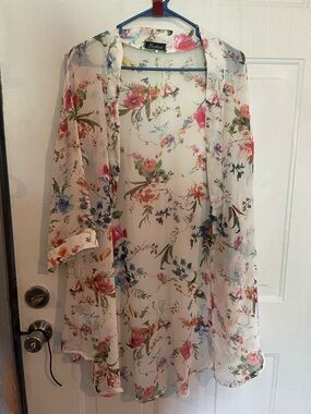 C0019 Classic Fashion Collection Floral Sheer Kimono - Cream & Pink